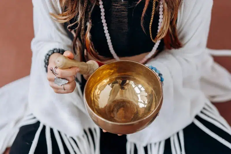 How to Use Singing Bowl in Reiki